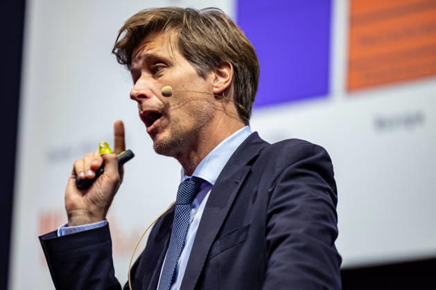 EXPO REAL 2026 in München 05.10.2026: Prof. Dr. Moritz Schularick, Präsident des Kiel Instituts für Weltwirtschaft (IfW Kiel), spricht auf der EXPO REAL 2026 im Investment Forum zum Thema Globale ökonomische Entwicklungen - und Deutschland. In seiner Keynote analysiert Schularick die wirtschaftliche Entwicklung in einer von Krisen und geopolitischen Unsicherheiten geprägten Welt, die Position Deutschlands und Europas sowie den Reformbedarf am Wirtschaftsstandort Deutschland. Die EXPO REAL, internationale Fachmesse für Immobilien, Investitionen und Infrastruktur, findet vom 5. bis 7. Oktober 2026 auf dem Gelände der Messe München statt. Muenchen Messe Bayern Deutschland