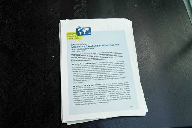 ABB BPK- Pressemitteilung in gedruckter Form Papier Thema Vorstellung Vorstellung Entwicklungspolitische Nord-Sued-Kommission (ENSK) Pressekonferenz zu Zusammensetzung prioritären Themen der Entwicklungspolitischen Nord-Süd-Kommission auf der BPK Bundespressekonferenz in Berlin am 05.10.2026 Berlin Deutschland