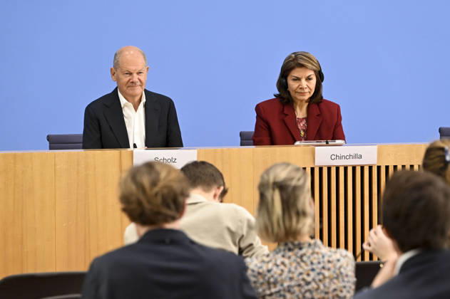ABB BPK- Olaf Scholz, Bundeskanzler a.D. und Co-Vorsitzender der ENSK mit Laura Chinchilla Miranda, Staatspraesidentin a.D. Costa Rica und Co-Vorsitzende der ENSK Thema Vorstellung Vorstellung Entwicklungspolitische Nord-Sued-Kommission (ENSK) Pressekonferenz zu Zusammensetzung prioritären Themen der Entwicklungspolitischen Nord-Süd-Kommission auf der BPK Bundespressekonferenz in Berlin am 05.10.2026 Berlin Deutschland