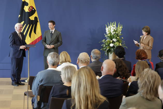 Bundespräsident Frank-Walter, Prof. Till Brönner, Potsdam Brandenburg, Deutschland, Berlin, Amtssitz am Spreebogen, Bundespräsident Frank-Walter Steinmeier hat 21 Bürgerinnen und Bürger zum Tag der Deutschen Einheit mit dem Verdienstorden der Bundesrepublik Deutschland ausgezeichnet.