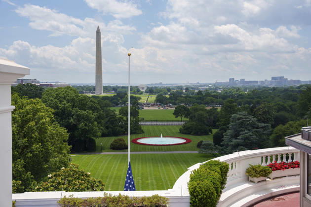 October 5, 2026, Washington, Dc, United States of America: An American flag flies from a newly installed flagpole on the South Lawn of the White House, with the Washington Monument in the distance, June 18, 2025 in Washington, D.C. The flag was raised on one of two new flagpoles Trump had installed on the North and South Lawns of the White House, which he said he paid for personally. Washington United States of America - ZUMAp138 20261005_zaa_p138_083 Copyright: xAbexMcnatt WhitexHousex