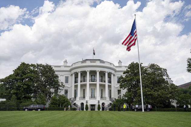 October 5, 2026, Washington, Dc, United States of America: An American flag flies from a newly installed flagpole on the South Lawn of the White House, June 18, 2025 in Washington, D.C. The flag was raised on one of two new flagpoles Trump had installed on the North and South Lawns of the White House, which he said he paid for personally. Washington United States of America - ZUMAp138 20261005_zaa_p138_063 Copyright: xMollyxRiley WhitexHousex