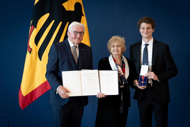 Bundespräsident Frank-Walter Steinmeier verleiht Verdienstorden Berlin, Amtssitz am Spreebogen, Bundespräsident Frank-Walter Steinmeier verleiht Verdienstorden, Tova Friedman und Aron Goodman Berlin Berlin GER