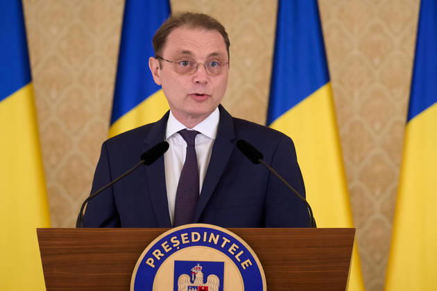 Romania: Luca Niculescu Appointed PM by President Dan Bucharest, Romania. 5th Oct, 2026: Luca Niculescu (L) speaks as he is announced by President Nicusor Dan (not in picture) as Romania s prime-minister candidate, following consultations with parliamentary parties at Cotroceni Palace. This is the fourth attempt to nominate a candidate able to secure a majority vote in Parliament, five months after the Bolojan government was dismissed in a no-confidence vote. Bucharest Romania Copyright: xLucianxAlecux