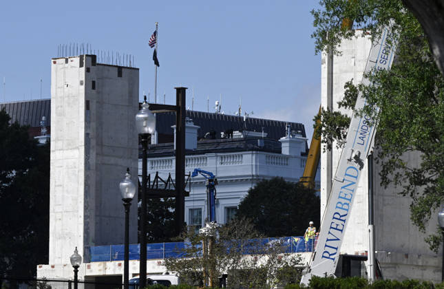 White House ballroom construction Construction continues on President Donald Trump s ballroom addition project at the White House in Washington, DC, on October 5, 2026. Photo by Olivier Douliery ABACAPRESS.COM Washington DC United States  Copyright: xDoulieryxOlivier ABACAx