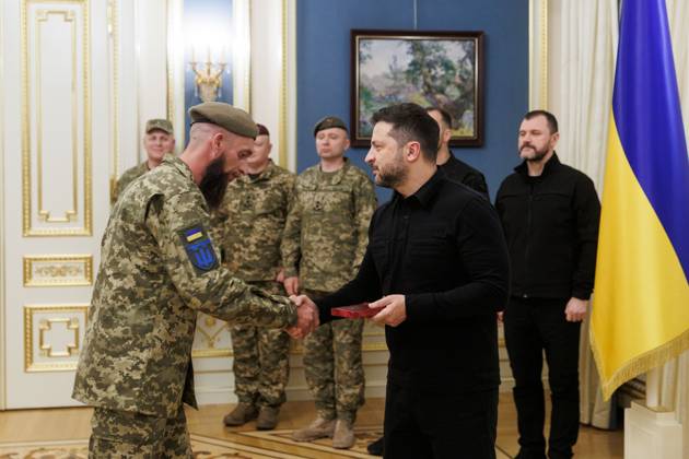 Zelenskyy Presents Territorial Defense Warriors with State Awards President of Ukraine Volodymyr Zelenskyy Presents Territorial Defense Warriors with State Awards in Kyiv, Ukraine on 5 October 2026, Credit:Office of the President of Ukraine B66 Avalon Kyiv, Ukraine  Copyright: xOfficexofxthexPresidentxofxUkrainex xB66x xAvalonx 1140815236