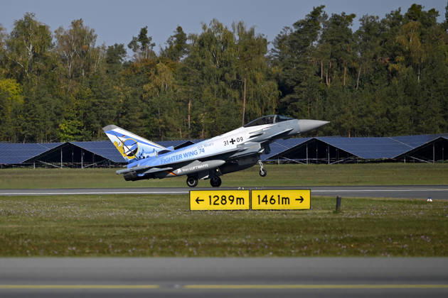 Anlässlich der Übung Dispersed Operations 2026 am Flughafen Nürnberg starten Eurofighter des Taktisches Luftwaffengeschwader 74. Die Luftwaffe trainiert auf dem zivilen Flughafen Nürnberg Starts und Landungen. (Themenbild, Symbolbild) Nürnberg, 05.10.2026 Bayern Deutschland Copyright: xDwixAnoraganingrumx