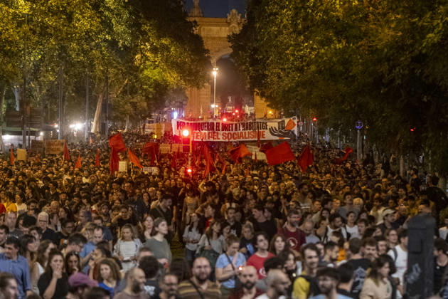 Sindicat de Llogateres Rally in Barcelona for the Right to Housing The housing rally organized by the Sindicat de Llogateres, on October 5, 2026, in Barcelona, Catalonia, Spain. The Tenants’ Union has called for a demonstration this afternoon in support of the right to housing after it was postponed from last Saturday due to rain. Lorena Sopê, BARCELONA, BARCELONA, Spain  Copyright: xLorenaxSopÃªnax 7823497