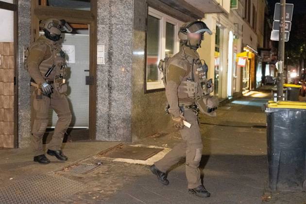 SEK-Einsatz in Waltrop: Spezialkräfte durchsuchen Wohnung an Dortmunder Straße 7aIMG: 0575856 SEK-Einsatz in Waltrop: Spezialkräfte durchsuchen Wohnung an Dortmunder StraßeNordrhein-Westfalen, Waltrop, Deutschland Copyright: 7aktuell.dex xMarcxGruber 0575856 20261006_7a_sekwaltropdortmunder_575856