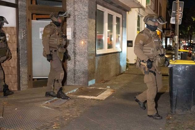 SEK-Einsatz in Waltrop: Spezialkräfte durchsuchen Wohnung an Dortmunder Straße 7aIMG: 0575860 SEK-Einsatz in Waltrop: Spezialkräfte durchsuchen Wohnung an Dortmunder StraßeNordrhein-Westfalen, Waltrop, Deutschland Copyright: 7aktuell.dex xMarcxGruber 0575860 20261006_7a_sekwaltropdortmunder_575860