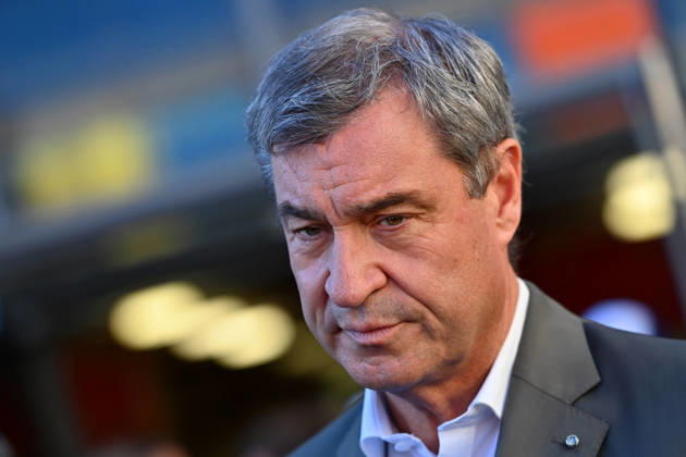 Markus SOEDER (Ministerpraesident Bayern und CSU Vorsitzender), Einzelbild,angeschnittenes Einzelmotiv,Portraet,Portrait,Porträt. Markus SOEDER (Ministerpraesident Bayern und CSU Vorsitzender) besucht gemeinsam mit Gesundheitsministerin Judith Gerlach und Kultusministerin Anna Stolz am 06.10.2026 die Sport-Grundschule an der Margarethe-Danzi-Straße in Muenchen und informiert sich im Vorfeld des landesweiten Praeventionstages am 12. Oktober über erfolgreiche Praevention und Gesundheitsfoerderung im Schulalltag