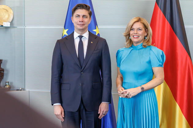 Bundestag Bundestagspraesidentin Julia Kloeckner empfaengt den Ministerpraesident der Republik Litauen, Mindaugas Sinkevicius im Deutschen Bundestag am 06.10.26 in Berlin. Berlin Berlin Deutschland Bundestag