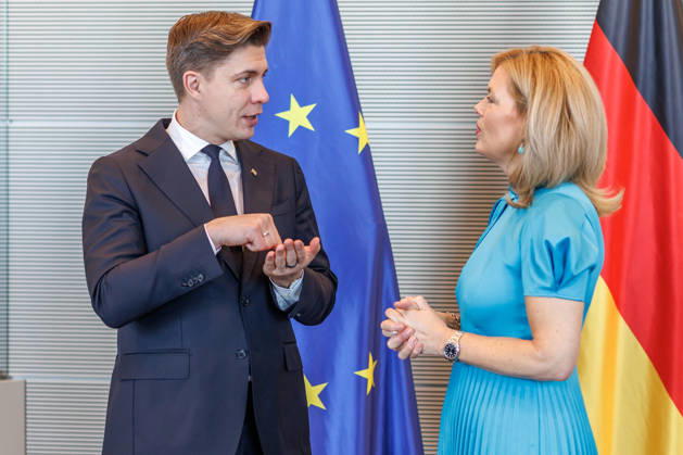 Bundestag Bundestagspraesidentin Julia Kloeckner empfaengt den Ministerpraesident der Republik Litauen, Mindaugas Sinkevicius im Deutschen Bundestag am 06.10.26 in Berlin. Berlin Berlin Deutschland Bundestag