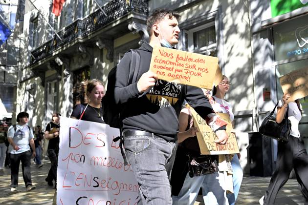 Student protest in Liege on 06 10 2026 LIEGE, BELGIUM - OCTOBER 06 : Students protest against the ministerial reform on September on October 6, 2026 in Liege, Belgium, 06 10 2026 ( Liege Belgium  Copyright: xSesx