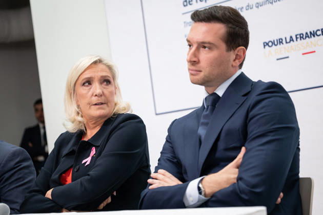 Marine Le Pen and Jordan Bardella Press Conference - Paris Far-right party Rassemblement National (RN) candidate in France s 2027 presidential election Marine Le Pen and President of French far-right party Rassemblement National (RN) Jordan Bardella during a press conference to present the party’s counter-budget for 2027 and its proposed budgetary trajectory for 2027–2032 at the party s headquarters in Paris, France, on October 6, 2026. Photo by Alexis Jumeau ABACAPRESS.COM Paris France  Copyright: xJumeauxAlexis ABACAx