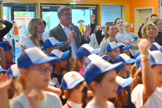 Markus SOEDER (Ministerpraesident Bayern und CSU Vorsitzender) besucht gemeinsam mit Gesundheitsministerin Judith Gerlach und Kultusministerin Anna Stolz am 06.10.2026 die Sport-Grundschule an der Margarethe-Danzi-Straa¤e in Muenchen und informiert sich im Vorfeld des landesweiten Praeventionstages am 12. Oktober über erfolgreiche Praevention und Gesundheitsfoerderung im Schulalltag a