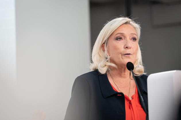 Marine Le Pen and Jordan Bardella Press Conference - Paris Far-right party Rassemblement National (RN) candidate in France s 2027 presidential election Marine Le Pen during a press conference to present the party’s counter-budget for 2027 and its proposed budgetary trajectory for 2027–2032 at the party s headquarters in Paris, France, on October 6, 2026. Photo by Alexis Jumeau ABACAPRESS.COM Paris France  Copyright: xJumeauxAlexis ABACAx