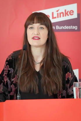 Pressestatement Franktion LINKE vor der Bundestagssitzung Heidi Reichinnek (LINKE) im Portrait beim Pressestatement im Vorfeld der Fraktionssitzung im Deutschen Bundestag, Berlin, 06.10.2026 Berlin Berlin Deutschland