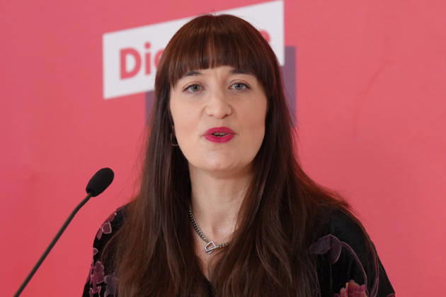 Pressestatement Franktion LINKE vor der Bundestagssitzung Heidi Reichinnek (LINKE) im Portrait mit Kamerablick beim Pressestatement im Vorfeld der Fraktionssitzung im Deutschen Bundestag, Berlin, 06.10.2026 Berlin Berlin Deutschland