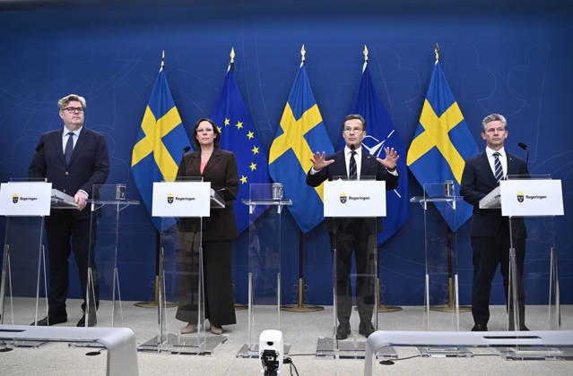 STOCKHOLM, SWEDEN, October 6, 2026 Minister of Justice Gunnar Strömmer (M), Foreign Minister Maria Malmer Stenergard (M), Prime Minister Ulf Kristersson (M), and Defense Minister Pal Jonson (M) hold a press briefing on the security situation STOCKHOLM, SWEDEN x10080x  Copyright: xFredrikxSandberg TTx REGERINGEN OM SÄKERHETSLÄGET QCeCLK4iwsE