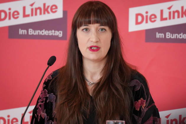 Pressestatement Franktion LINKE vor der Bundestagssitzung Heidi Reichinnek (LINKE) im Portrait mit Kamerablick beim Pressestatement im Vorfeld der Fraktionssitzung im Deutschen Bundestag, Berlin, 06.10.2026 Berlin Berlin Deutschland