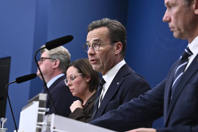 STOCKHOLM, SWEDEN, October 6, 2026 Prime Minister Ulf Kristersson (M), Foreign Minister Maria Malmer Stenergard (M), Defense Minister Pal Jonson (M, right), and Justice Minister Gunnar Strömmer (M, left) hold a press briefing on the security situation in STOCKHOLM, SWEDEN x10080x  Copyright: xFredrikxSandberg TTx REGERINGEN OM SÄKERHETSLÄGET aI0I2BlTx-k