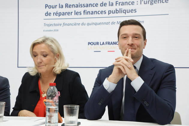 Marine Le Pen and Jordan Bardella Press Conference - Paris Head of the Parliamentary group and candidate for the 2027 Presidential election Marine Le Pen, President of French far-right Rassemblement National (RN) party Jordan Bardella and Jean-Philippe Tanguy, economy expert during a press conference in Paris, France on October 6 2026. Photo by Henri Szwarc ABACAPRESS.COM Paris France  Copyright: xSzwarcxHenri ABACAx