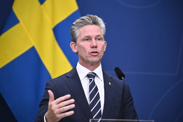 STOCKHOLM, SWEDEN, October 6, 2026: Defense Minister Pal Jonson (M) during a press briefing on the security situation alongside Prime Minister Ulf Kristersson (M) and Minister of Justice Gunnar Strömmer (M). STOCKHOLM, SWEDEN x10080x  Copyright: xFredrikxSandberg TTx REGERINGEN OM SÄKERHETSLÄGET QxpSZPluCrk