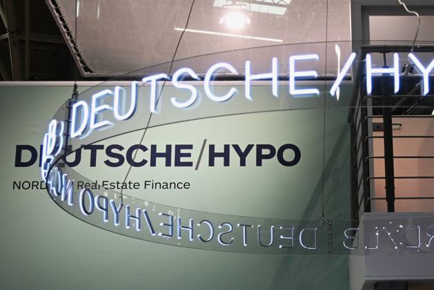 Die EXPO REAL 2026 findet aktuell auf dem Messegelände der Messe München statt. Sie ist Europas grösste internationale Fachmesse für Immobilien, Investitionen und Infrastruktur. Foto: Messestand Deutsche Hypo. Die Deutsche Hypo - Deutsche Hypothekenbank - NORD LB Real Estate Finance ist ein auf die gewerbliche Immobilienfinanzierung spezialisiertes Kompetenzzentrum der NORD LB mit Hauptsitz in Hannover.