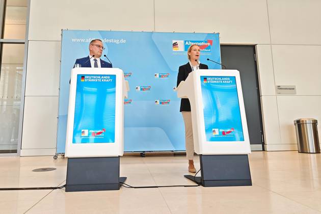 Berlin, Deutschland, 06.10.2026: Deutscher Bundestag: AfD-Fraktionssitzung: Tino Chrupalla und Alice Weidel bei einem Pressestatement Copyright: xdtsxNachrichtenagenturx dts_137320
