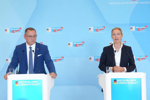 Pressekonferenz der AfD Vorsitzenden im Vorfeld der Fraktionssitzung Die AfD Vorsitzenden Alice Weidel (AfD) gemeinsam mit Tino Chrupalla (AfD) beim Pressestatement im Vorfeld der Fraktionssitzung im Deutschen Bundestag, Berlin, 06.10.2026 Berlin Berlin Deutschland