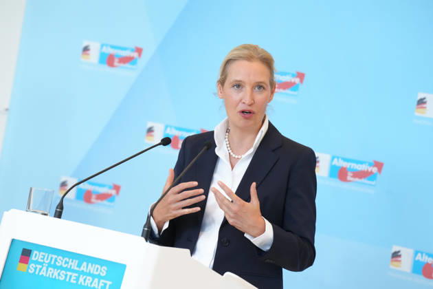 Pressekonferenz der AfD Vorsitzenden im Vorfeld der Fraktionssitzung Alice Weidel (AfD) im Portrait mit Handgestik beim Pressestatement im Vorfeld der AfD Fraktionssitzung im Deutschen Bundestag, Berlin, 06.10.2026 Berlin Berlin Deutschland