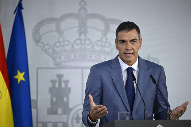 Spanish Prime Minister Pedro Sanchez MADRID, SPAIN - OCTOBER 06: Spanish Prime Minister Pedro Sanchez holds a press conference at the Prime Minister s Residence at Moncloa after the cabinet meeting in Madrid, Spain on October 06, 2026. Burak Akbulut Anadolu Madrid Spain. Editorial use only. Please get in touch for any other usage.  Copyright: x2026xAnadoluxBurakxAkbulutx