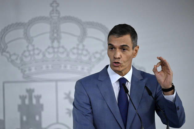 Spanish Prime Minister Pedro Sanchez MADRID, SPAIN - OCTOBER 06: Spanish Prime Minister Pedro Sanchez holds a press conference at the Prime Minister s Residence at Moncloa after the cabinet meeting in Madrid, Spain on October 06, 2026. Burak Akbulut Anadolu Madrid Spain. Editorial use only. Please get in touch for any other usage.  Copyright: x2026xAnadoluxBurakxAkbulutx