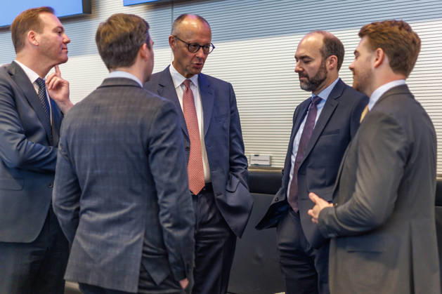 Fraktionssitzung CDU CSU Bundeskanzler Friedrich Merz (CDU) bei einer Fraktionssitzung am 06.10.2026 in Berlin. Berlin Berlin Deutschland Bundestag