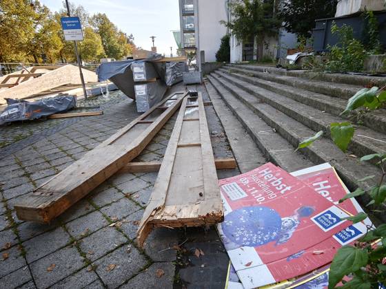 06.10.2026 xkhx Kassel Neues Dach für die Elisabethkirche - Drei Jahre nach dem Einsturz des Daches der Kirche wird das Notdach entfernt und durch ein endgültiges Dach ersetzt.