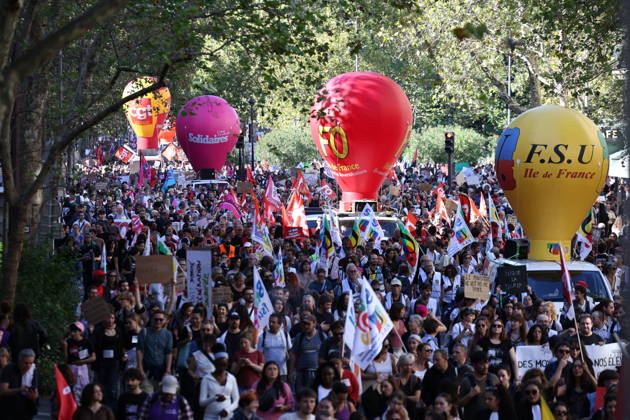 Student Demonstration - Paris Sudents protest against the current state of public education, once again, on October 6, 2026, in Paris, France. They demand more resources for the national education system, and raise against the far right party - le Rassemblement National. Photo by Raphael Lafargue ABACAPRESS.COM Paris France  Copyright: xLafarguexRaphael ABACAx