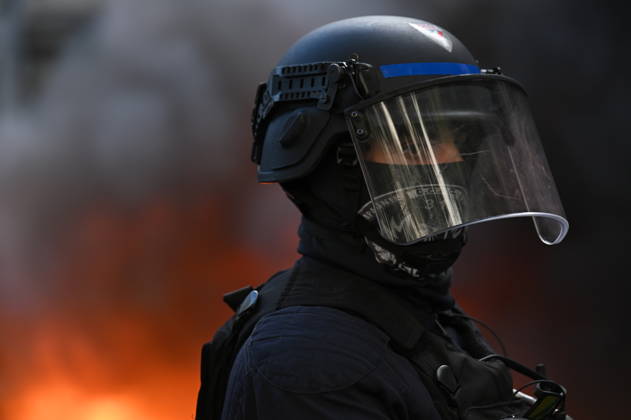 Severe clashes with the police took place during the student demonstration. Student unions had called for a mobilisation of secondary school pupils to demand more resources for secondary schools on 6 October 2026 in Paris. - 06 10 2026 - France Ile-de-France (region) Paris -  JulienxMattiax xLexPictorium LePictorium_0341929