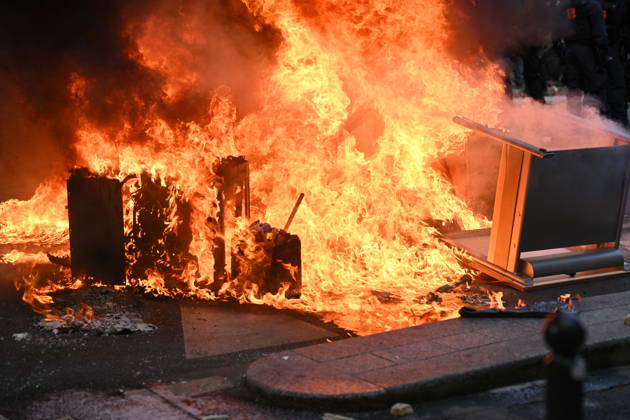 Severe clashes with the police took place during the student demonstration. Student unions had called for a mobilisation of secondary school pupils to demand more resources for secondary schools on 6 October 2026 in Paris. - 06 10 2026 - France Ile-de-France (region) Paris -  JulienxMattiax xLexPictorium LePictorium_0341944