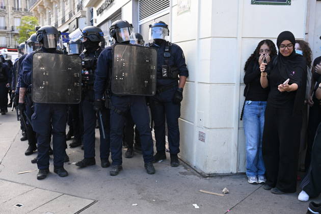 Severe clashes with the police took place during the student demonstration. Student unions had called for a mobilisation of secondary school pupils to demand more resources for secondary schools on 6 October 2026 in Paris. - 06 10 2026 - France Ile-de-France (region) Paris -  JulienxMattiax xLexPictorium LePictorium_0341945