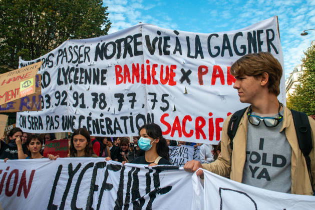 Student Demonstration - Paris Tens of thousands of high school students marched from République to Nation, protesting the lack of staff and resources, class sizes deemed too large, the condition of certain school buildings, and the Parcoursup college admissions system. A coalition of National Education unions—including the FSU, CGT, FO, CFDT, Unsa, Sud, and Solidaires—joined the protest, on October 6, 2026, in Paris, France. Photo by Denis Prezat ABACAPRESS.COM Paris France Copyright: xPrezatxDenis ABACAx