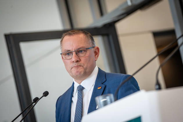 Tino Chrupalla, AfD-Partei- und Fraktionsvorsitzender;Pressestatement der beiden Parteivorsitzenden und Fraktionsvorsitzenden der AfD vor Beginn der Fraktionssitzung im Deutschen Bundestag, Berlin Berlin Deutschland Bundestag