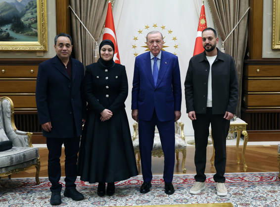 Turkish President Recep Tayyip Erdogan ANKARA, TURKIYE - OCTOBER 6 : (----EDITORIAL USE ONLY - MANDATORY CREDIT - TURKISH PRESIDENCY MURAT CETINMUHURDAR HANDOUT - NO MARKETING NO ADVERTISING CAMPAIGNS - DISTRIBUTED AS A SERVICE TO CLIENTS----) Turkish President Recep Tayyip Erdogan receives the family of Hind Rajab, a six-year-old Palestinian girl killed in an Israeli attack while trapped in a car in Gaza, at the Presidential Complex in Ankara, Turkiye on October 6, 2026. TUR Presidency Murat Cetinmuhurdar Anadolu Ankara Turkey. Editorial use only. Please get in touch for any other usage.  Copyright: x2026xAnadoluxTURxPresidency MuratxCetinmuhurdarx