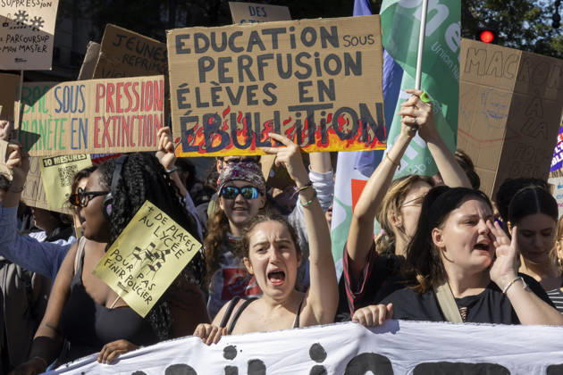 Paris, France October 6, 2026 - Demonstration organized as part of a national day of action launched by high school students. Nationwide student protests and violent school riots have disrupted over 700 secondary schools and led to roughly 5,000 arrests across France. What began in late September 2026 as peaceful blockades in the low-income Paris suburb of Seine-Saint-Denis has rapidly escalated into a major public order crisis for President Emmanuel Macron s government. MANIFESTATION ETUDIANTES, LYCEENS, GREVE, SOCIETE, JEUNES, JEUNESSE, ETUDIANT, COLERE Copyright: xVincentxIsorex