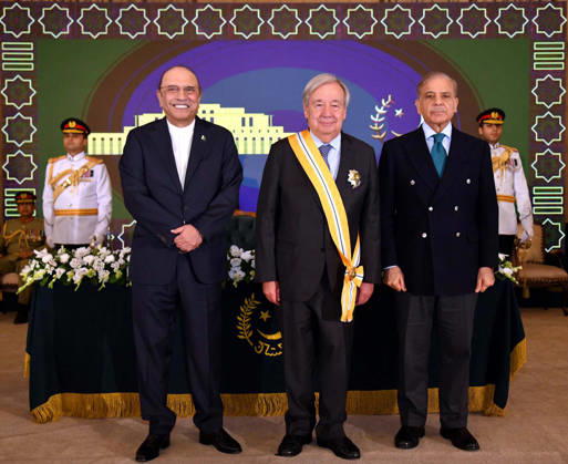 RECORD DATE NOT STATED President, Asif Ali Zardari and Prime Minister, Muhammad Shehbaz Sharif during a special investiture ceremony to confer the Nishan-e-Imtiaz on Antonio Guterres, Secretary-General United Nations (UN) held at Aiwan-e-Sadr in Islamabad on Tuesday, October 6, 2026. (PPI Images). EDITORIAL USE ONLY Copyright: xx SA-ZM-061026x ppiphotos489262