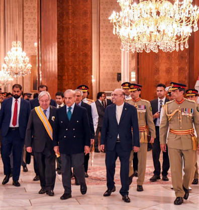 RECORD DATE NOT STATED President, Asif Ali Zardari and Prime Minister, Muhammad Shehbaz Sharif during a special investiture ceremony to confer the Nishan-e-Imtiaz on Antonio Guterres, Secretary-General United Nations (UN) held at Aiwan-e-Sadr in Islamabad on Tuesday, October 6, 2026. (PPI Images). EDITORIAL USE ONLY Copyright: xx SA-ZM-061026x ppiphotos489267