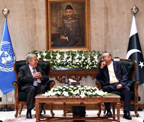 RECORD DATE NOT STATED President, Asif Ali Zardari exchanging views with Antonio Guterres, Secretary-General United Nations (UN) during meeting held at Aiwan-e-Sadr in Islamabad on Tuesday, October 6, 2026. (PPI Images). EDITORIAL USE ONLY Copyright: xx SA-ZM-061026x ppiphotos489268