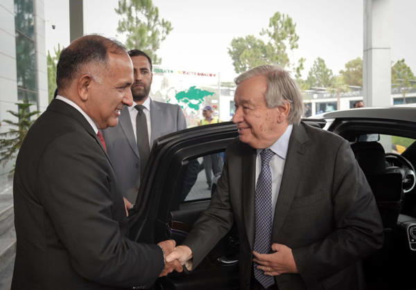 RECORD DATE NOT STATED National Disaster Management Authority (NDMA) Chairman, Lieutenant General Inam Haider Malik receiving UN Secretary-General Antonio Guterres, at the National Emergencies Operation Centre (NEOC), in Islamabad on Tuesday, October 6, 2026. (PPI Images). EDITORIAL USE ONLY Copyright: xx SA-ZM-061026x ppiphotos489273