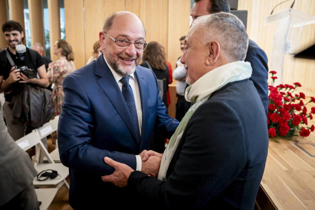 Yolanda Díaz Speaks at the Event Democracy and International Solidarity Former President of the European Parliament Martin Schulz speaks with UGT Secretary General Pepe Álvarez during the event Democracy and International Solidarity: The Past, a Driving Force for Building the Future, on October 6, 2026, in Madrid, Spain. The event was held to mark the 50th anniversary of the Spanish delegation of the German Friedrich Ebert Foundation (Friedrich Ebert Stiftung), FES in Spain. OCTOBER 6, 2026. YOLANDA ECONOMÍA, MINISTER OF LABOR, AT THE EVENT IN MADRID, SPAIN Copyright: xA.xPÃ rezxMecax 7825142