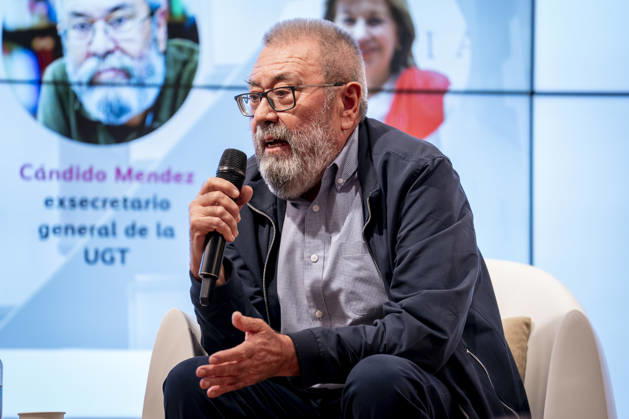 Yolanda Díaz speaks at the event Democracy and International Solidarity. The former secretary general of the UGT, Cándido Méndez, speaks during the event Democracy and International Solidarity: The Past, a Driving Force for Building the Future, on October 6, 2026, in Madrid, Spain. The event was held to mark the 50th anniversary of the German Friedrich Ebert Foundation (Friedrich Ebert Stiftung) delegation, FES in Spain. OCTOBER 6, 2026. YOLANDA ECONOMY DEMOCRACY MINISTER OF LABOR ON FOOT Madrid, Spain Copyright: xA.xPÃ rezxMecax 7825144